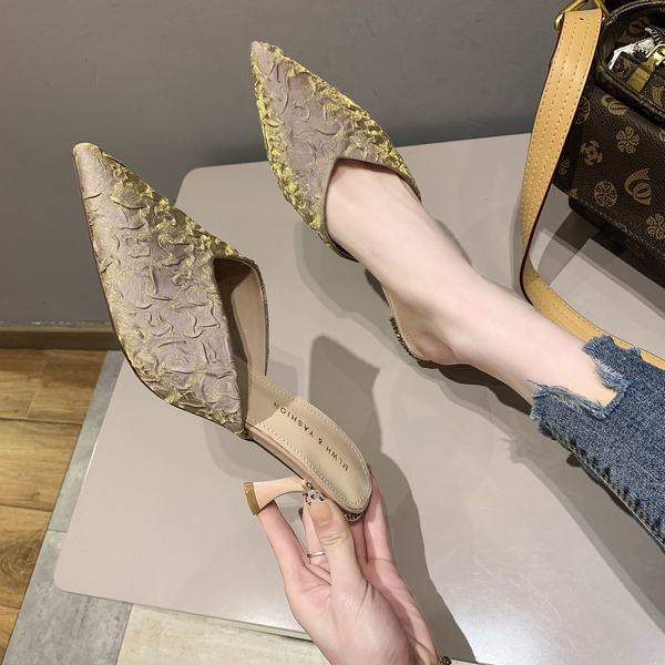 Γυναικείες καθημερινές παντόφλες - μυτερά μοντέλα