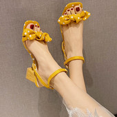 Γυναικεία σανδάλια πουά με διακόσμηση τακούνι και κορδέλα 7 cm