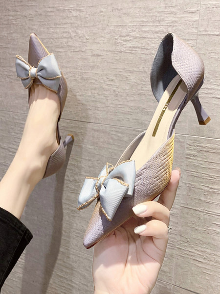 Γυναικεία παπούτσια με ψηλό τακούνι και κορδέλα