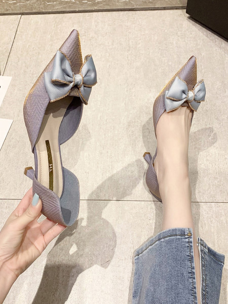 Γυναικεία παπούτσια με ψηλό τακούνι και κορδέλα