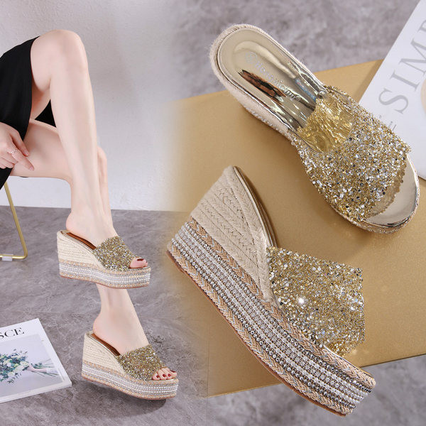 Uus kõrge platvormi ja kividega naiste susside mudel