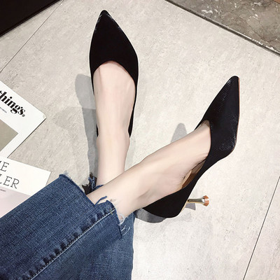 Γυναικεία έκο δερμάτινα παπούτσια με λεπτό τακούνι 6 cm σε μαύρο, κόκκινο και πράσινο χρώμα