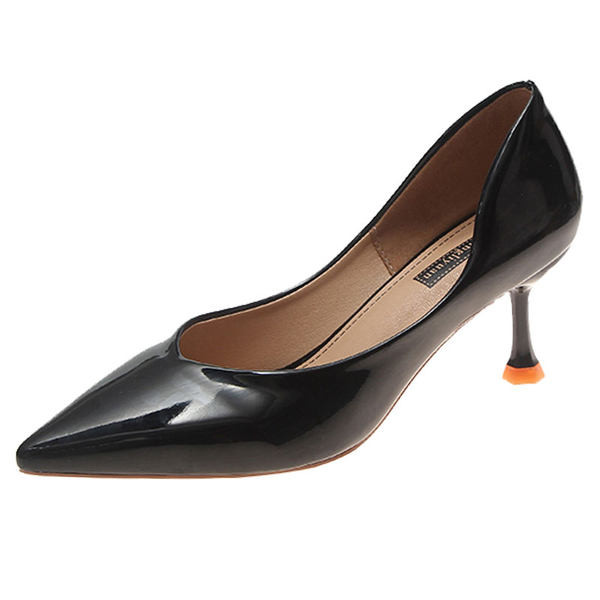 Γυναικεία έκο δερμάτινα παπούτσια με λεπτό τακούνι 6 cm σε μαύρο, κόκκινο και πράσινο χρώμα