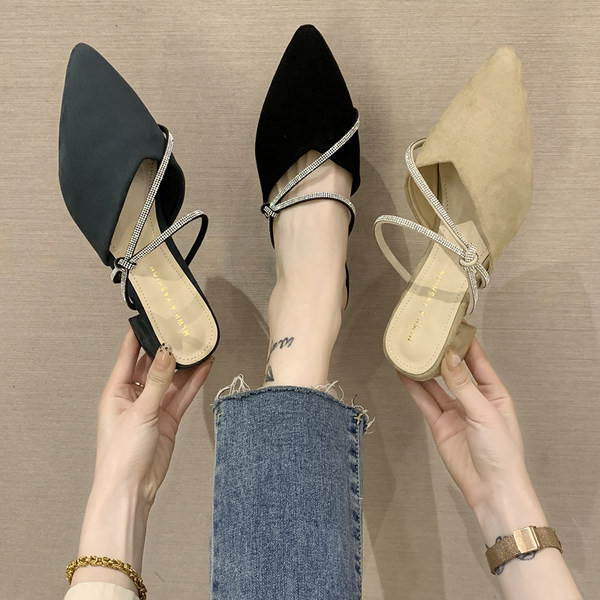 Γυναικεία καθημερινά παπούτσια με διακοσμητικές πέτρες - μυτερό μοντέλο