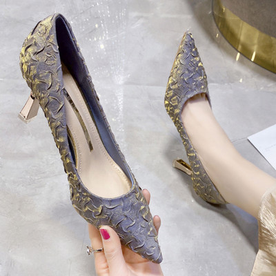 Κομψά μυτερά παπούτσια με τακούνια σε τρία χρώματα