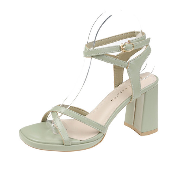 Γυναικεία σανδάλια από οικολογικό δέρμα με τακούνι 7 cm