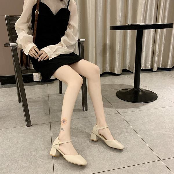 Γυναικεία έκο δερμάτινα παπούτσια σε τρία χρώματα με αγκράφα