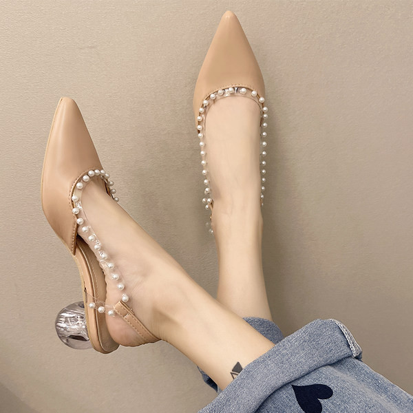 Naiste ökonahast pärlitega kingad ja läbipaistev konts