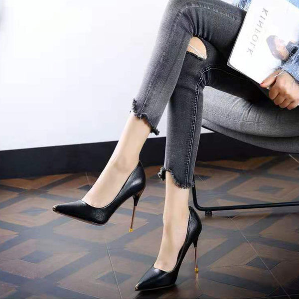 Naiste kõrgete kontsadega nahast kingad