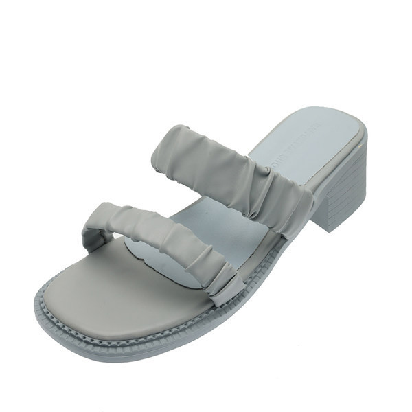 Naiste mitmes värvitoonis kivikestega nahast sussid