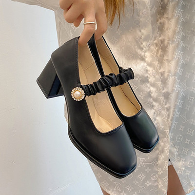 Naiste paksude kontsadega nahast kingad beeži ja musta värvi