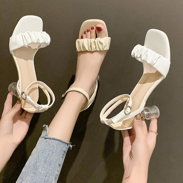 Naiste läbipaistva kontsa ja rihmadega nahast sandaalid
