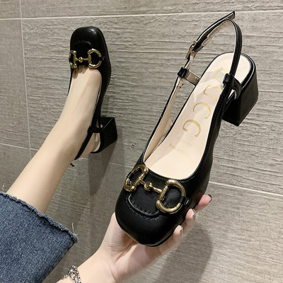 Neljas värvitoonis metallist kaunistusega naiste nahast sandaalid