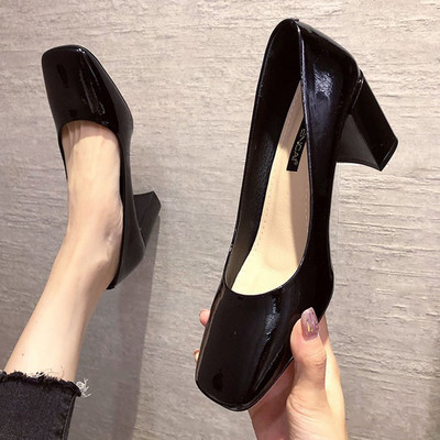 Naiste paksude kontsadega lakknahast kingad