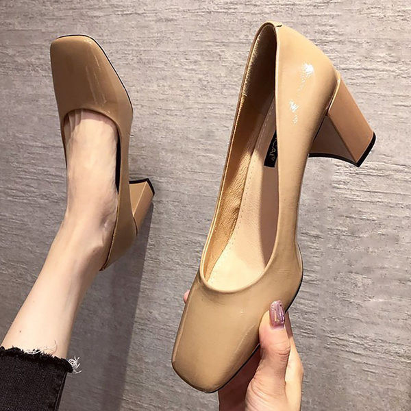 Naiste paksude kontsadega lakknahast kingad