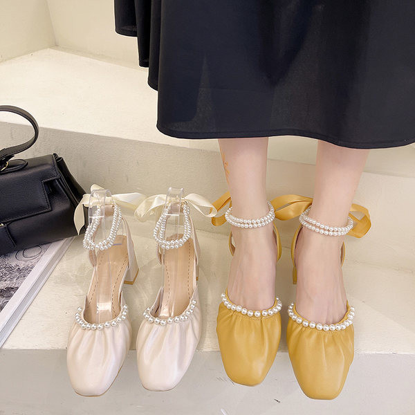 Naiste vabaajajalatsid kunstnahast pärlite ja paeltega