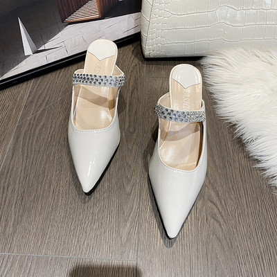 Naiste teravatipulised pärli kaunistusega kingad - kaks mudelit