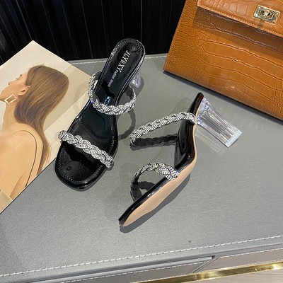 Naiste moodsad läbipaistva kontsa ja kivikestega sussid