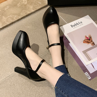 Naiste kõrge kontsaga kingad ökonahast metallist pandlaga