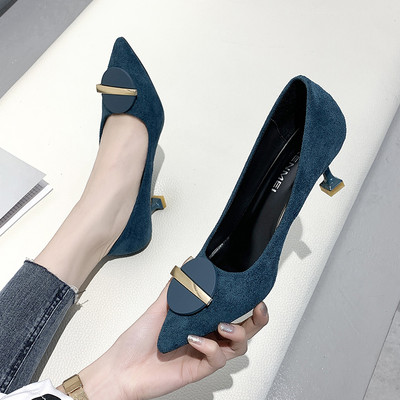 Uus elegantsete naiste madala kontsaga kingade mudel