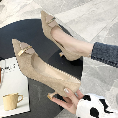 Uus elegantsete naiste madala kontsaga kingade mudel