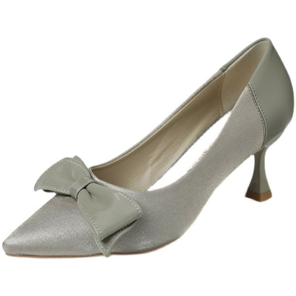 Naiste kingad kontsa ja paelaga