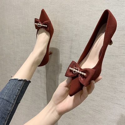 Moodsad teravatipulised paela ja pärlitega kingad