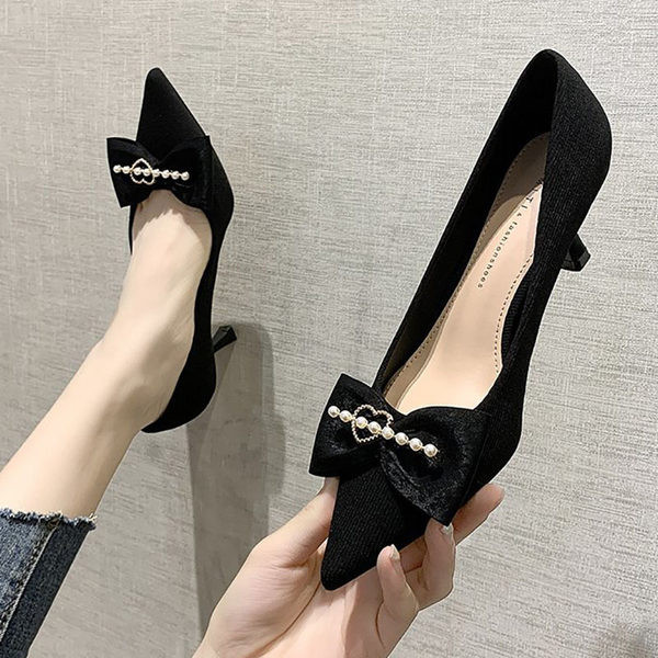 Moodsad teravatipulised paela ja pärlitega kingad