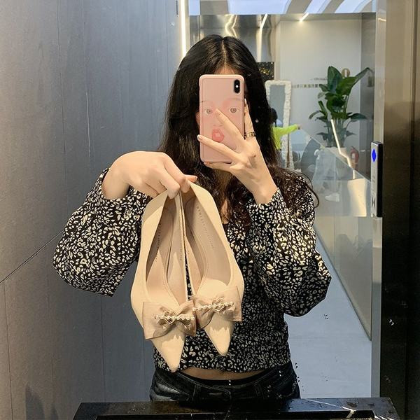 Moodsad teravatipulised paela ja pärlitega kingad