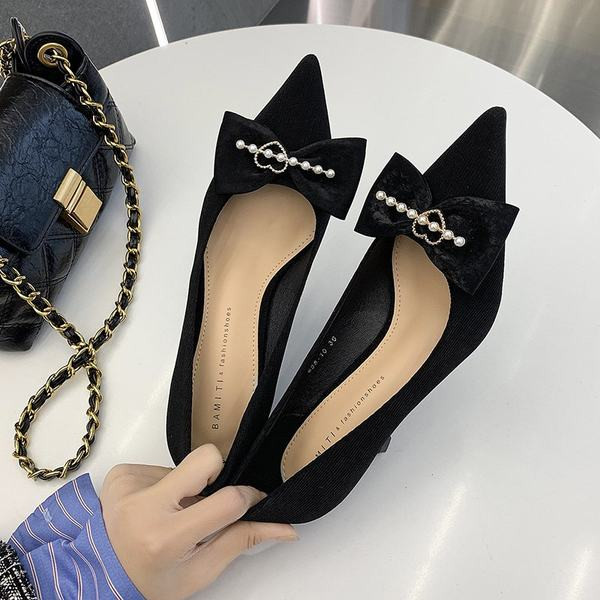 Moodsad teravatipulised paela ja pärlitega kingad