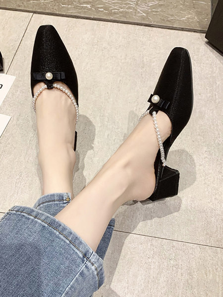 Kandilise kontsaga ja pärlitega naiste kinnised kingad