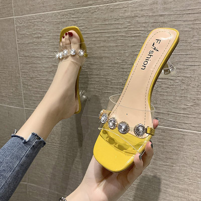 Γυναικείες τετράγωνες παντόφλες με λεπτό τακούνι  και διακοσμητικές πέτρες