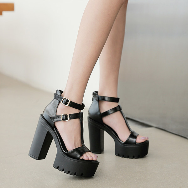 Νέο μοντέλο γυναικεία σανδάλια από faux δέρμα με αγκράφες και τακούνι 13 cm