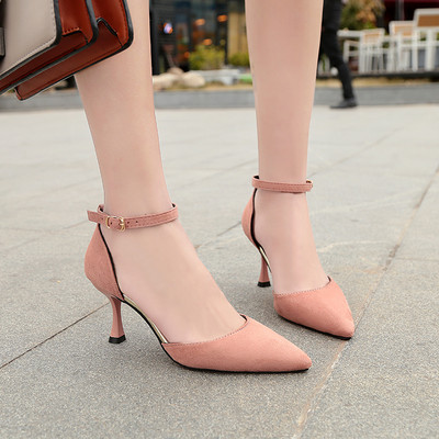 Νέο μοντέλο κομψά γυναικεία παπούτσια  από οικολογικό σουέτ με αγκράφα