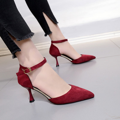 Νέο μοντέλο κομψά γυναικεία παπούτσια  από οικολογικό σουέτ με αγκράφα