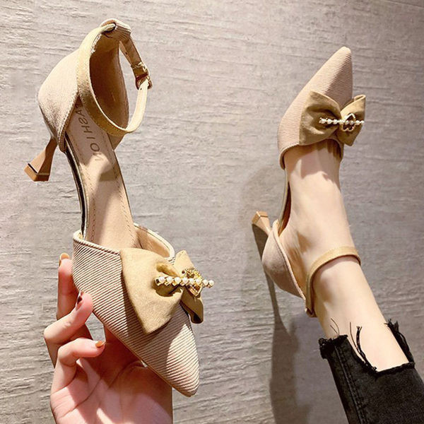 Νέο μοντέλο γυναικεία παπούτσια  με κορδέλα και λουράκι