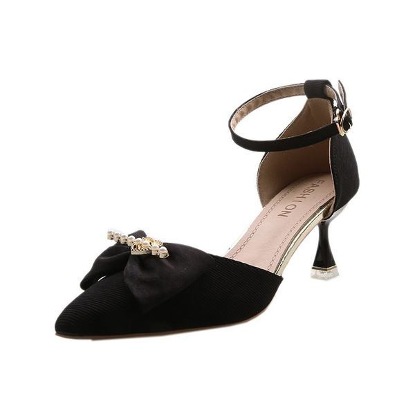 Νέο μοντέλο γυναικεία παπούτσια  με κορδέλα και λουράκι