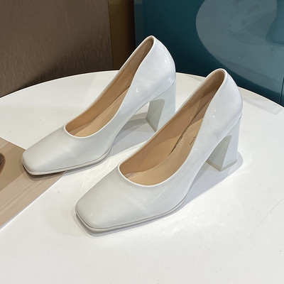 Naiste nahast kingad 8,5 cm kontsaga