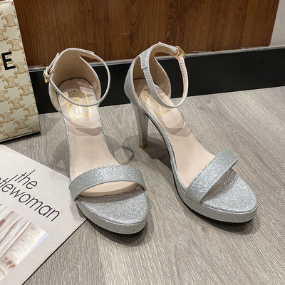 Γυναικεία σανδάλια με γυαλιστερά σωματίδια και λεπτό τακούνι 9,5 cm