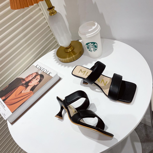 Γυναικείες έκο δερμάτινες παντόφλες  με τακούνι