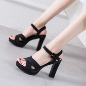 Uus mudel ristatud rihmadega naiste sandaalid öko-seemisnahast