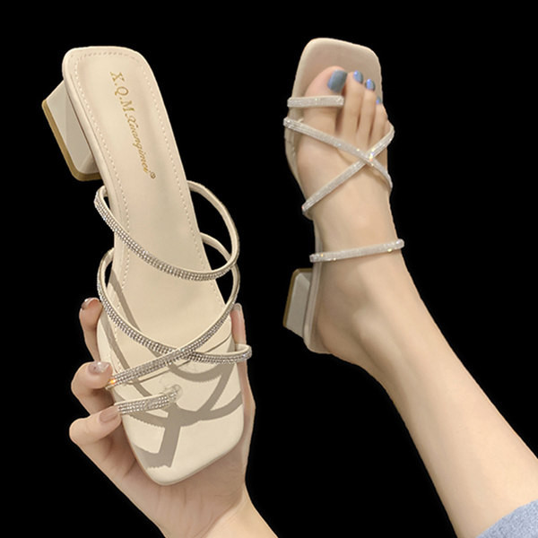 Naiste vabaaja sussid kandilise kontsa ja kivikestega