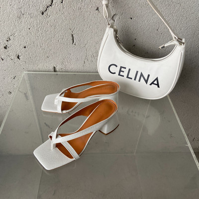 Γυναικείες δερμάτινες παντόφλες με λεπτό τακούνι σε γκρι και λευκό χρώμα