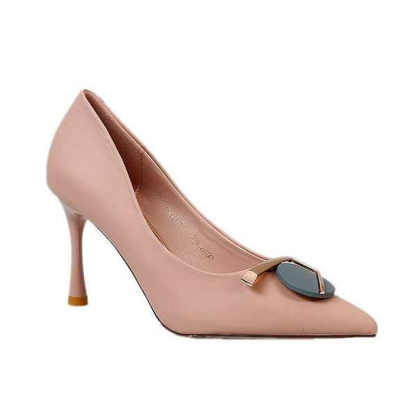 Μοντέρνα γυναικεία παπούτσια με διακόσμηση