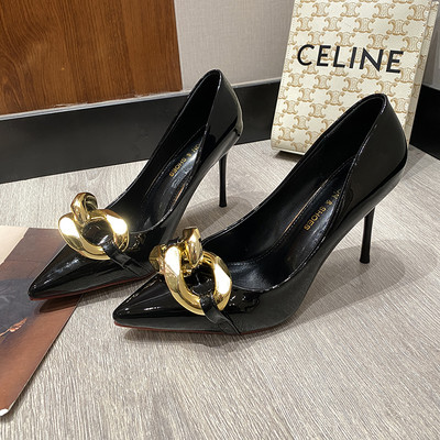 Μυτερό μοντέλο γυναικεία παπούτσια με λεπτό τακούνι