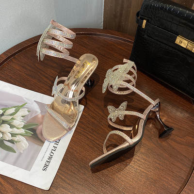 Γυναικεία σανδάλια με διακοσμητικές πέτρες και τακούνι 7,5 cm