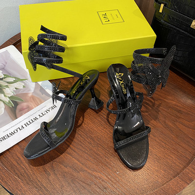 Γυναικεία σανδάλια με διακοσμητικές πέτρες και τακούνι 7,5 cm