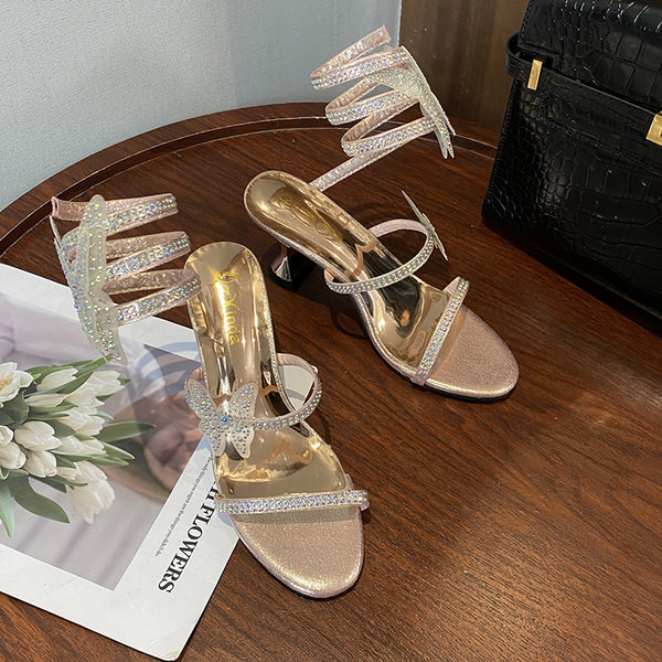 Γυναικεία σανδάλια με διακοσμητικές πέτρες και τακούνι 7,5 cm