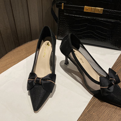 Μοντέρνα γυναικεία παπούτσια με κορδέλα - μαύρο χρώμα