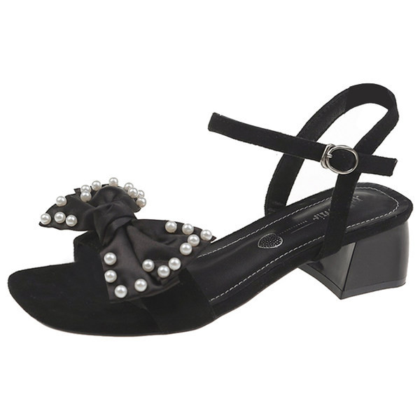 Γυναικεία τετράγωνα σανδάλια με μεταλλικό κούμπωμα και κορδέλα